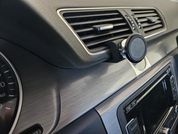 RS-Mount, fahrzeugspezifischer Handyhalter passend für VW Passat B6 Baujahr 2005-2010, Passat B7 Baujahr 2010-2014, Made in Germany